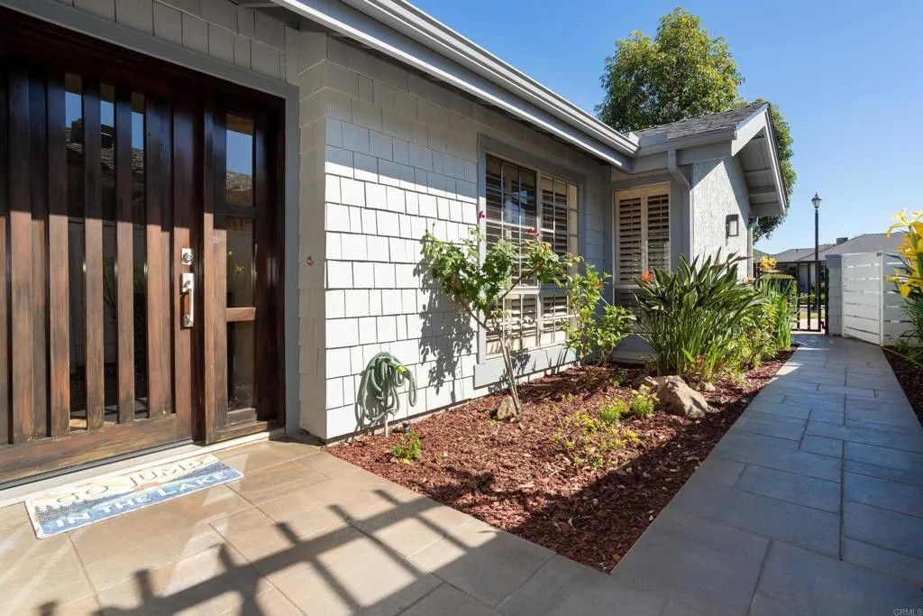 1554 Via Brisa Del Lago