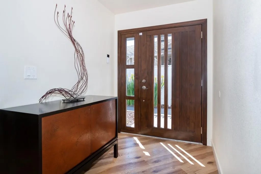 1554 Via Brisa Del Lago