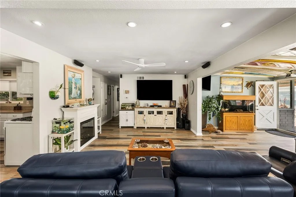 15732 Swan Lane