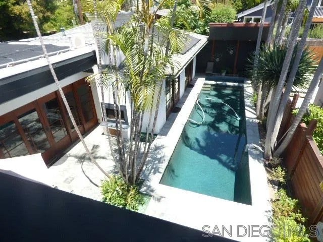 8253 El Paseo Grande
