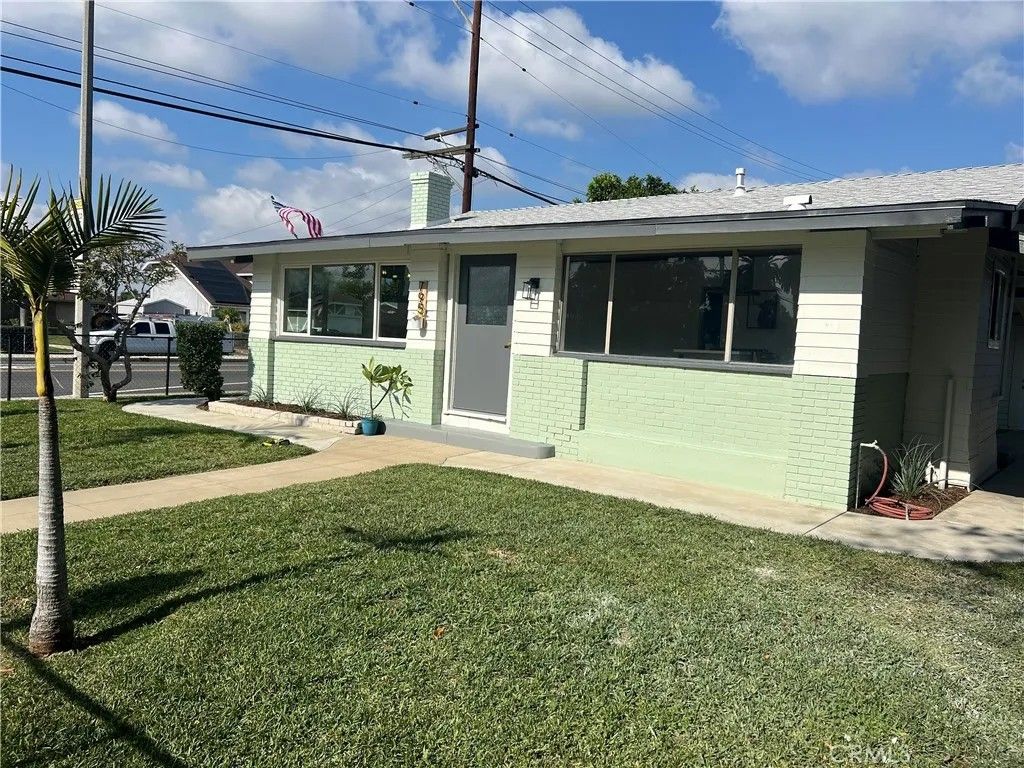 Photo of 795 Laurel Ave, Pomona, CA 91768 (MLS # CV26017608)