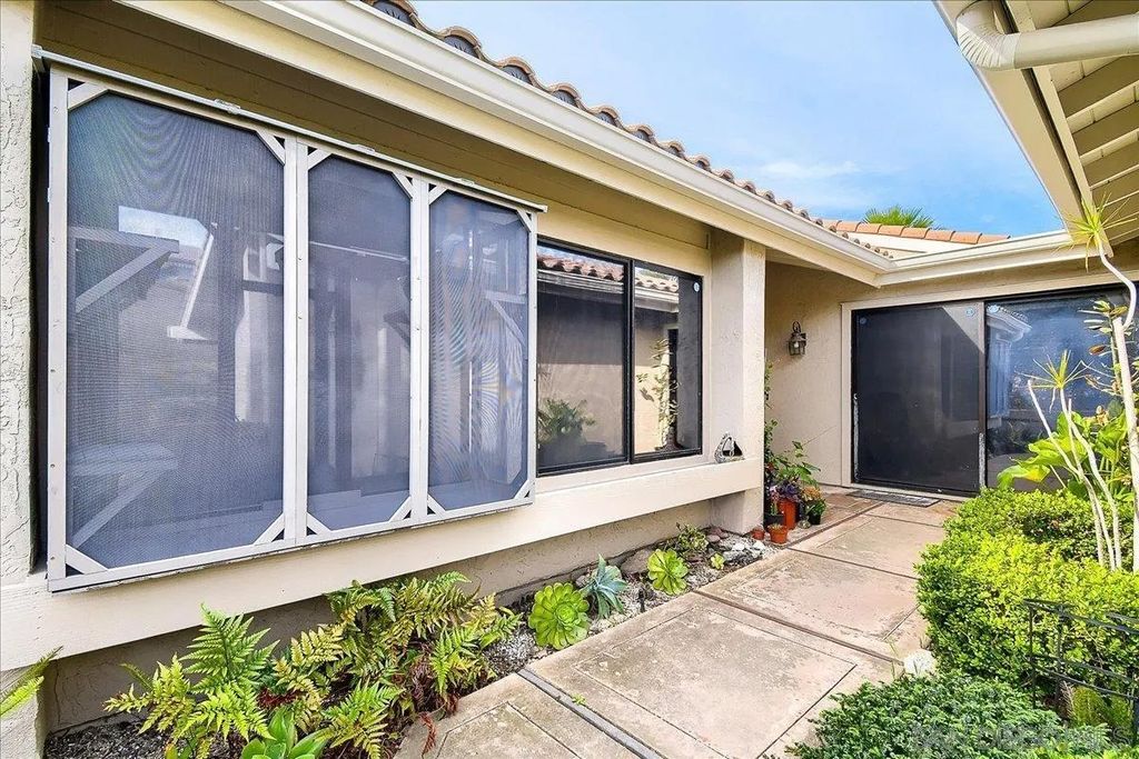 Photo of 2237 Via Pedrera, La Jolla, CA 92037 (MLS # 260011991)