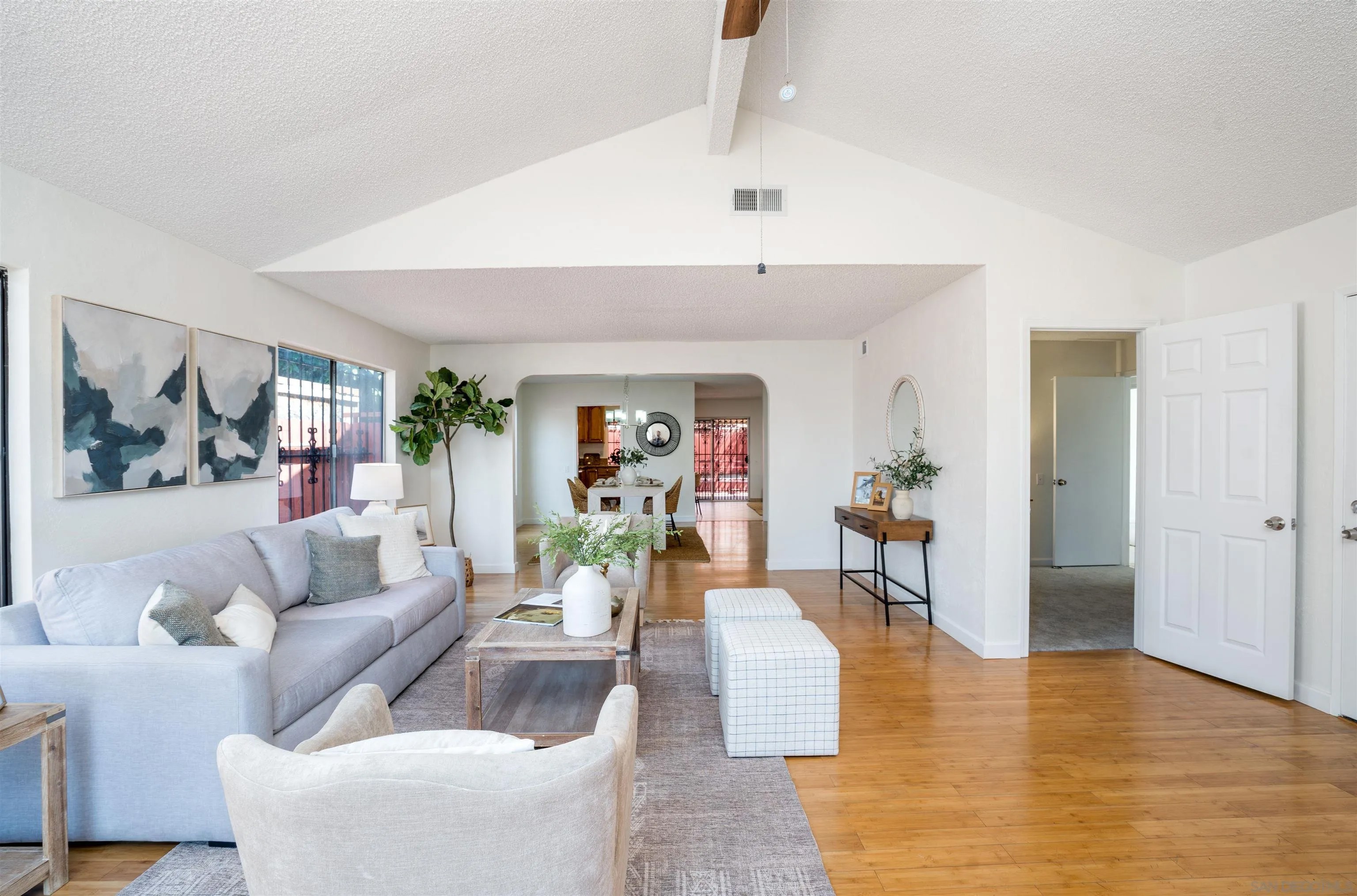3464 Grogan Cir