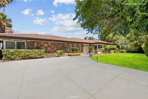 Photo of 354 Westlake Dr, Palmdale, CA 93551 (MLS # SR26013925)