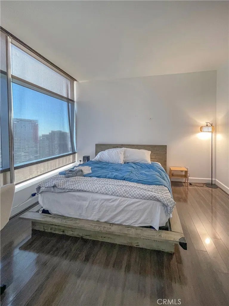 900 W Olympic