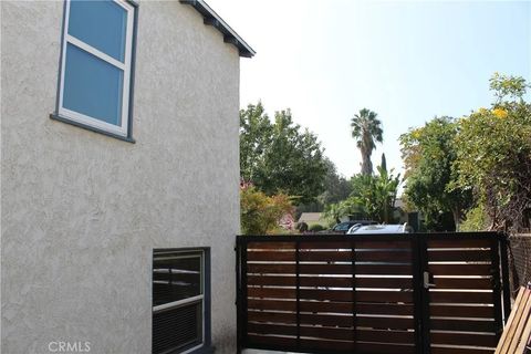 Tiny photo for 210 N Naomi St, Burbank, CA 91505 (MLS # SR25246921)