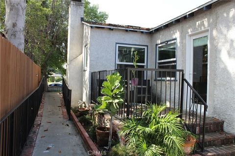 Tiny photo for 210 N Naomi St, Burbank, CA 91505 (MLS # SR25246921)