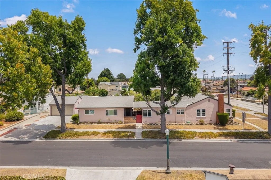 721-723 W Hellman