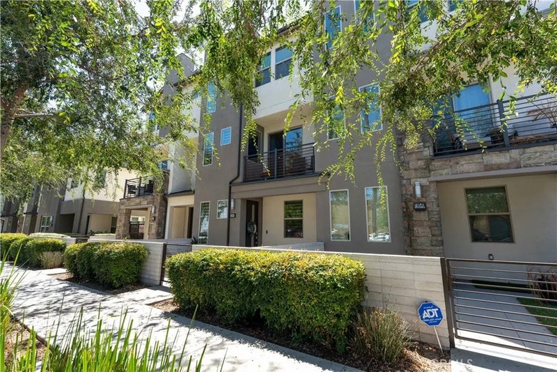 19547 Cardigan