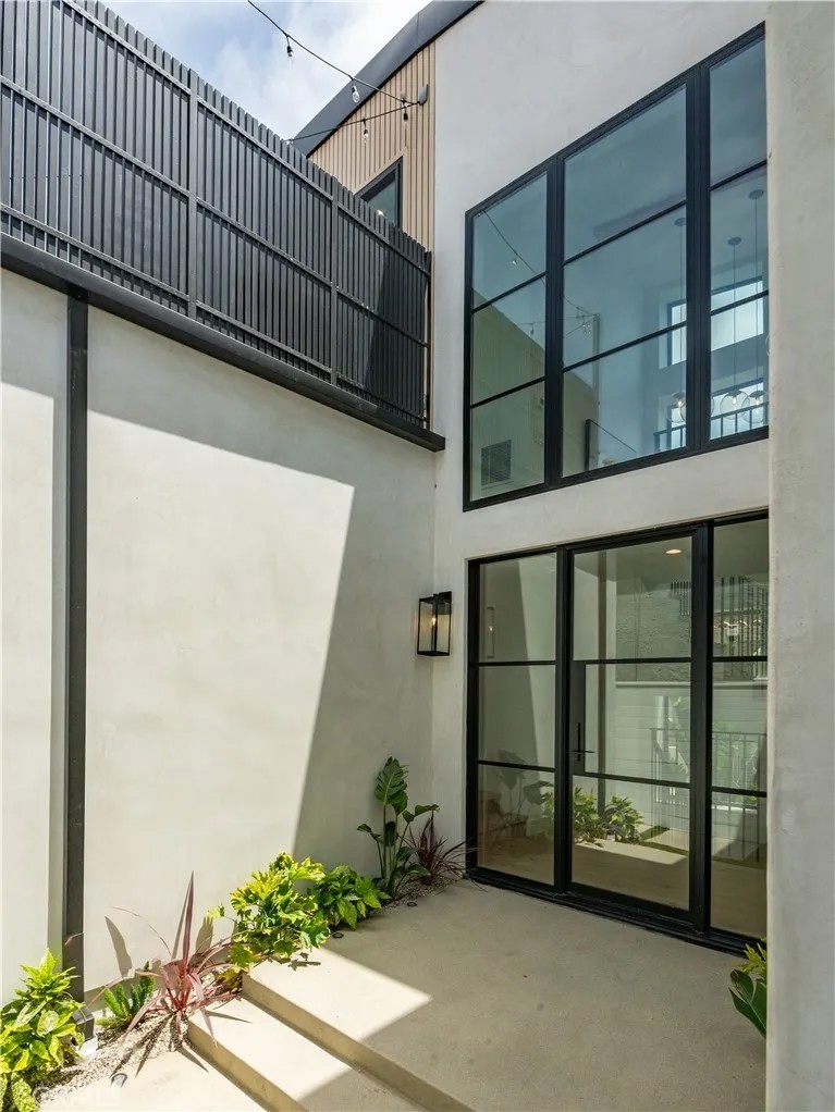 2007 Ava Avenue