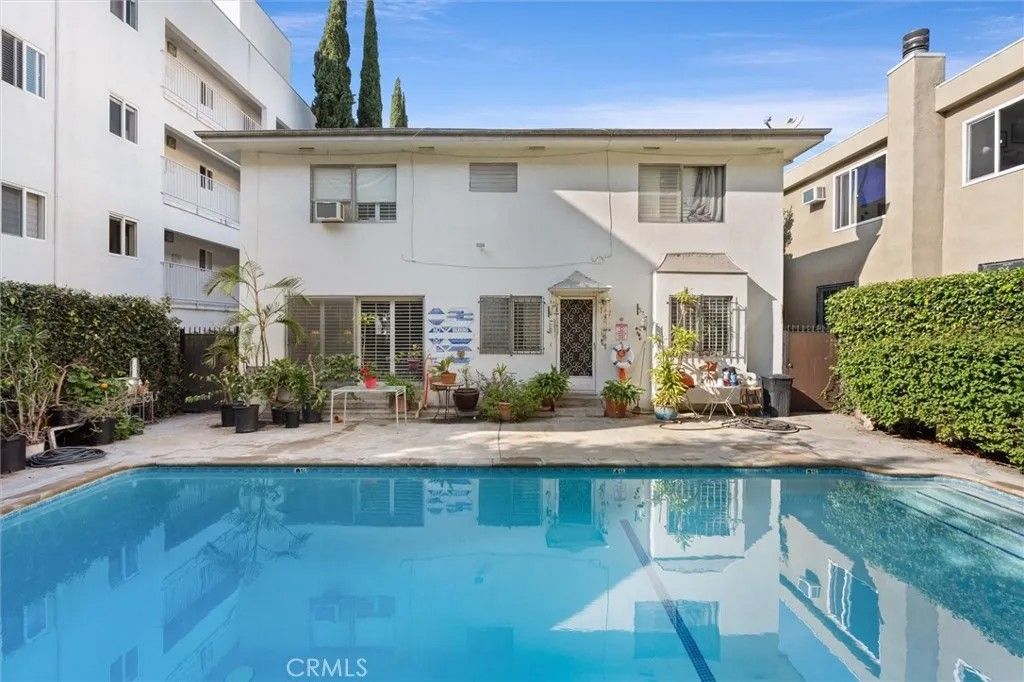 Photo of 1406 N Vista Street, Los Angeles, CA 90046 (MLS # SB26002866)