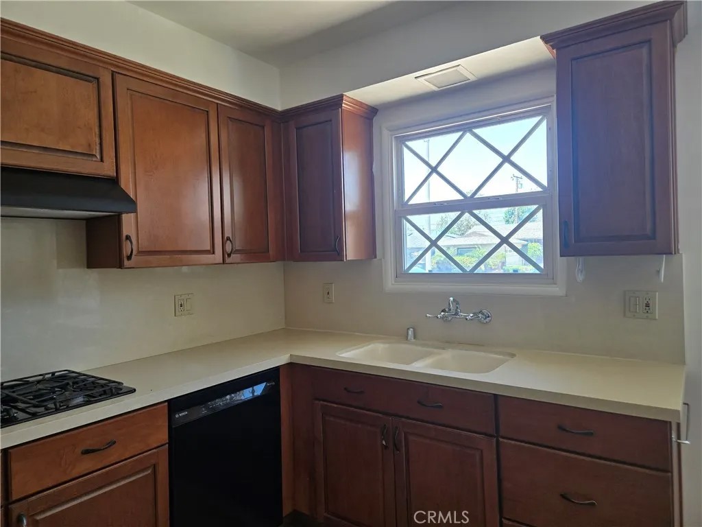 2502 W West 180th Street