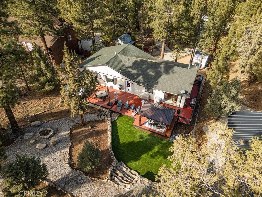 Photo of 2512 State Ln, Big Bear Lake, CA 92314 (MLS # IG26009969)