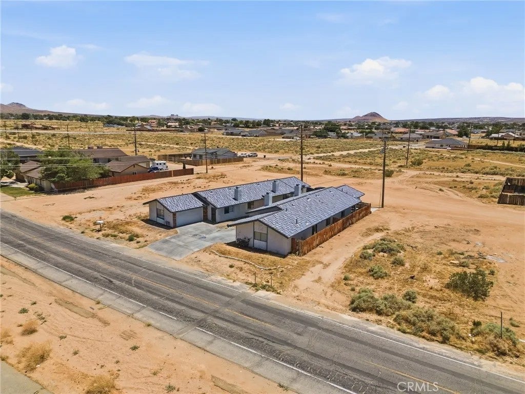 8924 N Loop