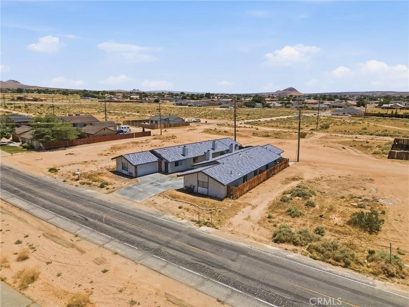 8924 N Loop