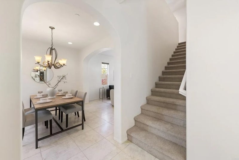 623 Calle Vibrante