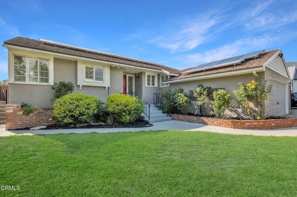 Photo of 4909 Indianola Way, La Canada Flintridge, CA 91011 (MLS # P1-26575)