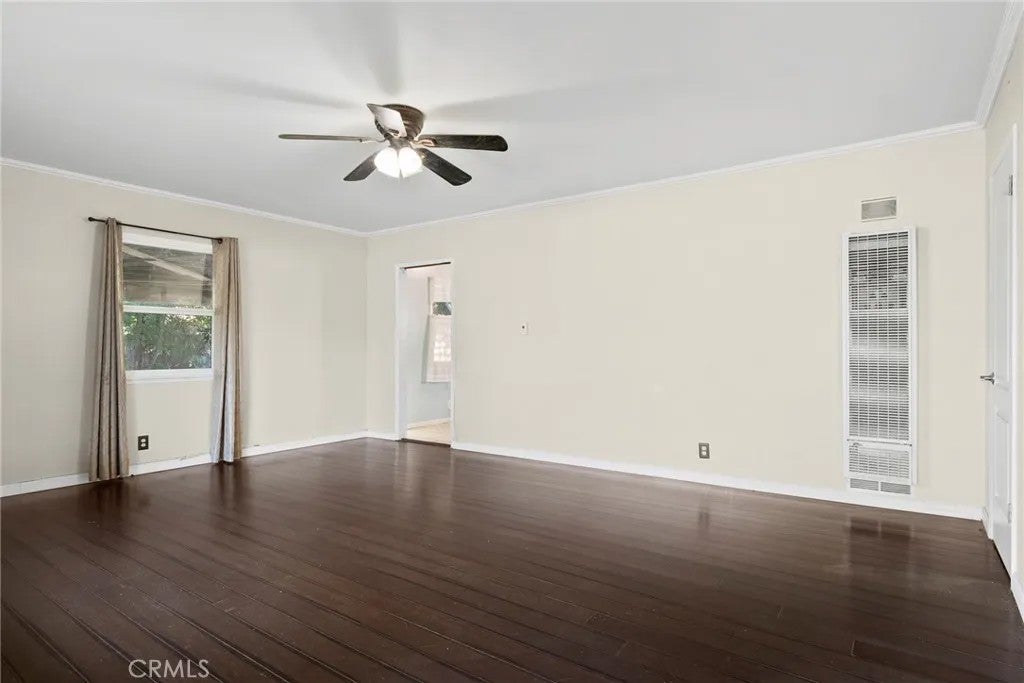 17806 Erwin St