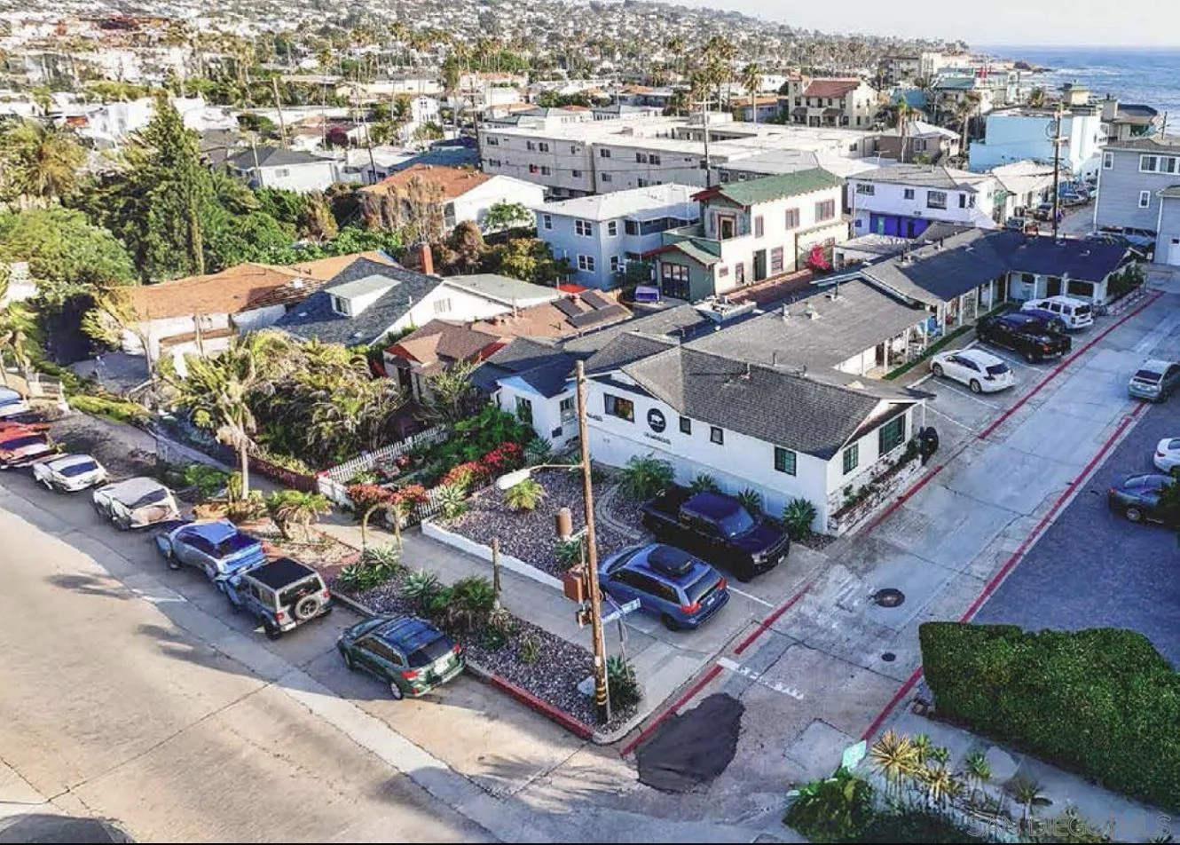 4961-67 Coronado