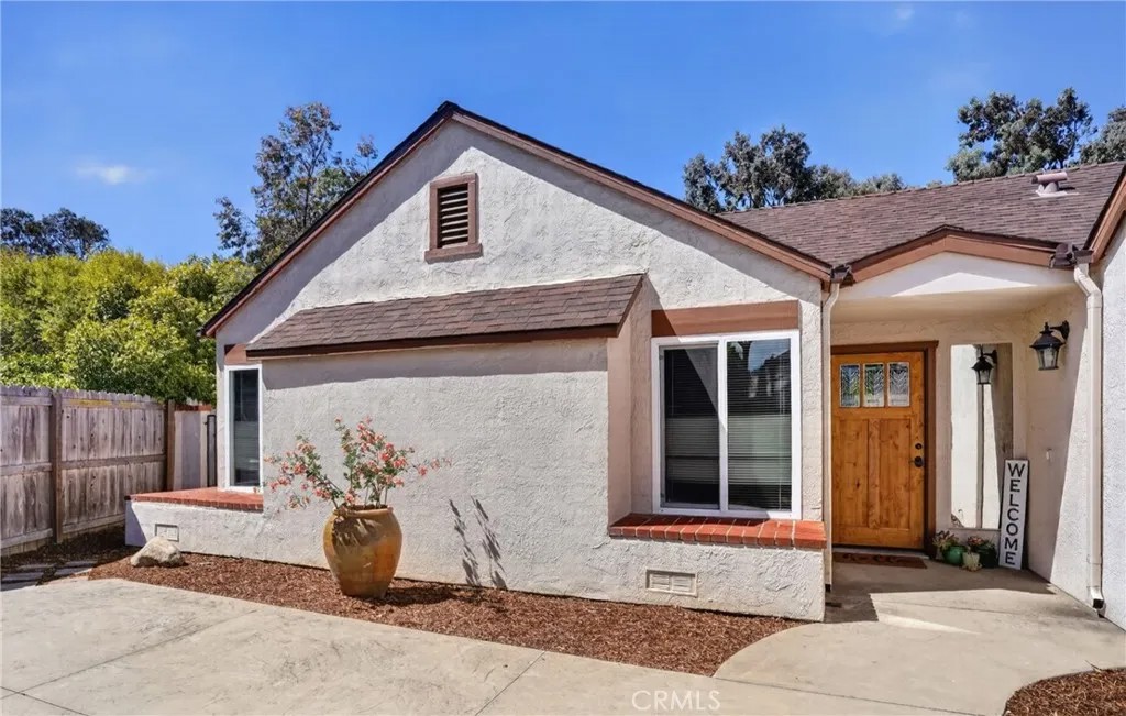 1027 Vista Del Brisa