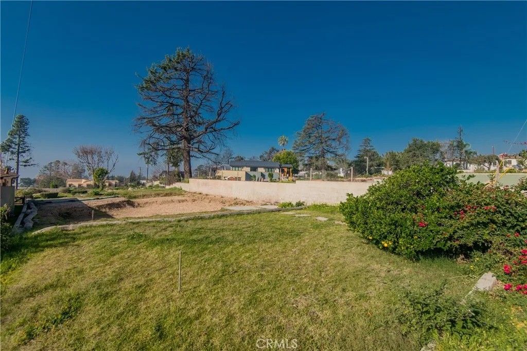 Photo of 2820 N Mount Curve Ave, Altadena, CA 91001 (MLS # AR26012715)