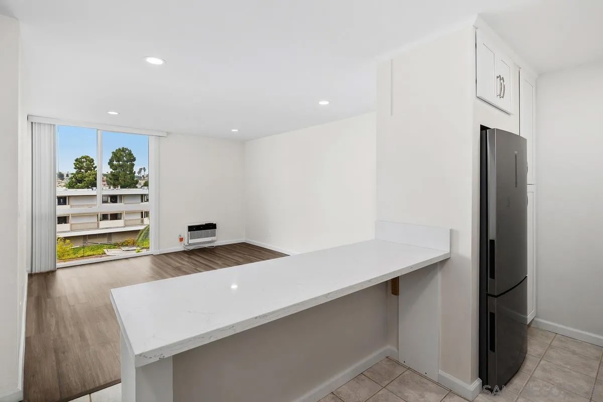 3050 Rue Dorleans 412