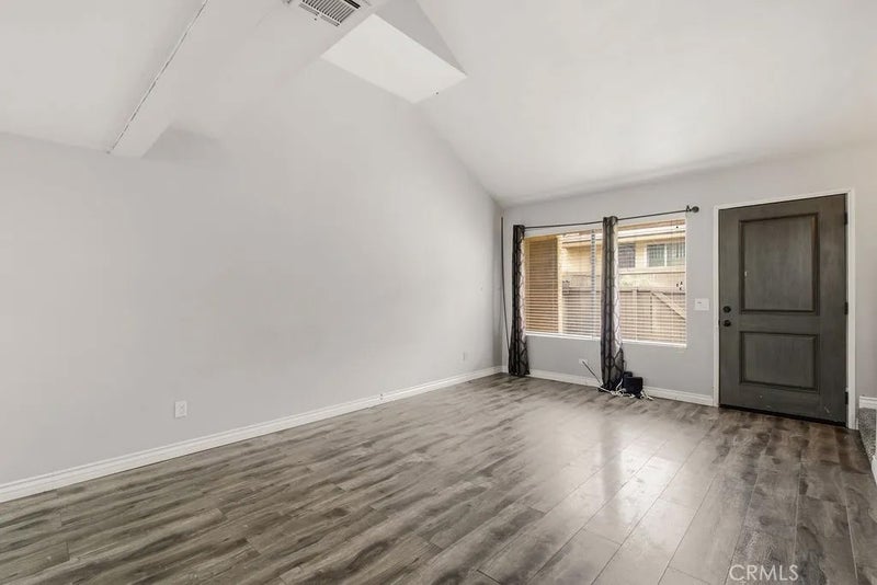 435 W 9th D5
