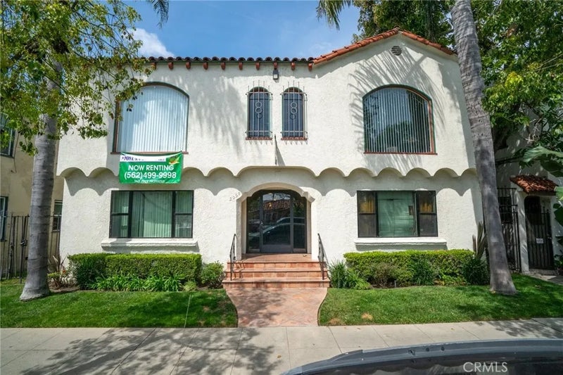2059 Cedar Avenue