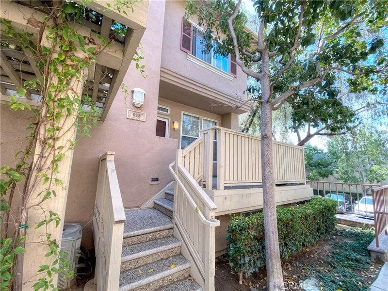 533 W Summerfield Circle
