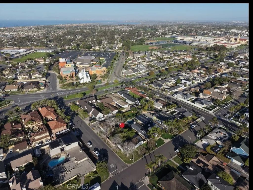 Photo of 1203 Park St, Huntington Beach, CA 92648 (MLS # OC26033938)