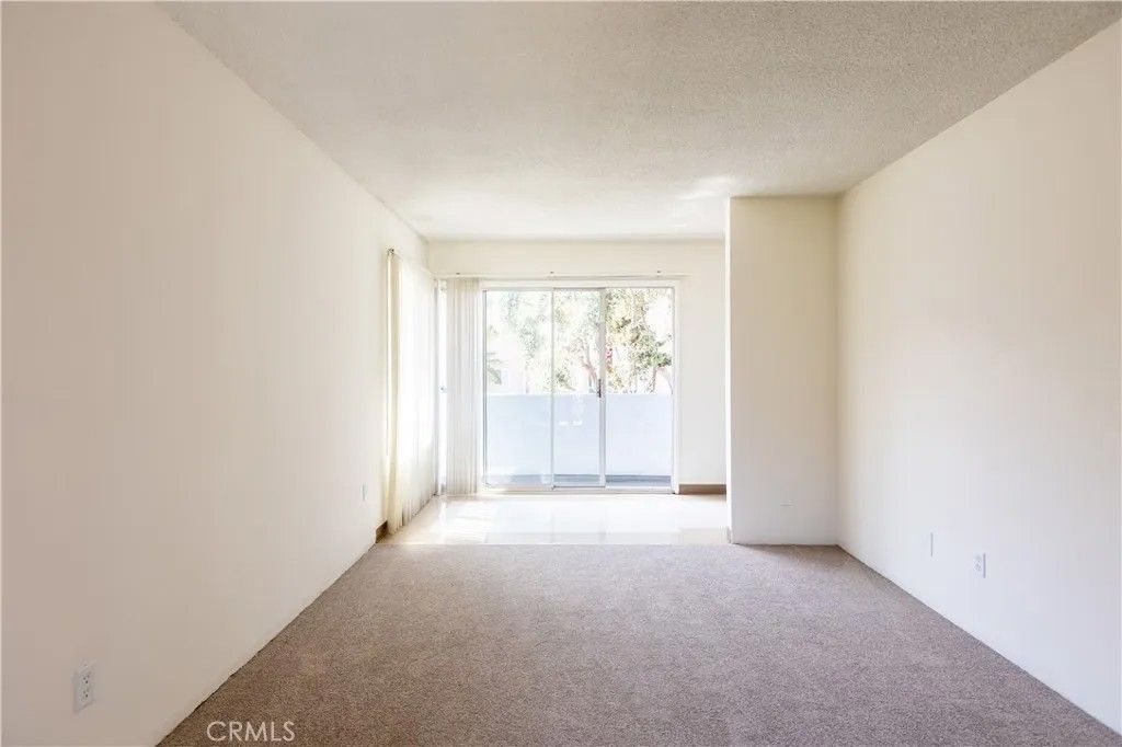 Photo of 509 Avenue G #1, Redondo Beach, CA 90277 (MLS # SB26082379)
