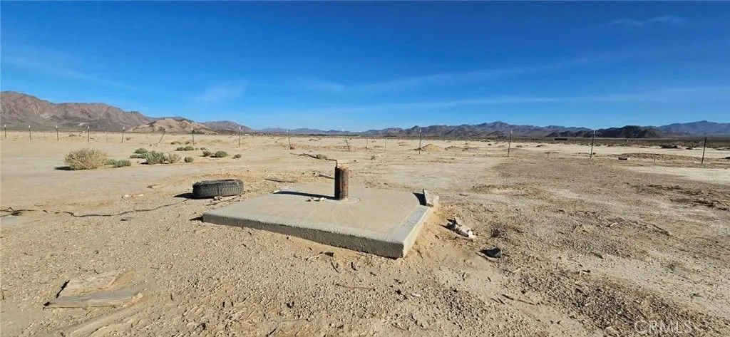 Photo of 14888 Huff Rd, Lucerne Valley, CA 92356 (MLS # HD26074513)