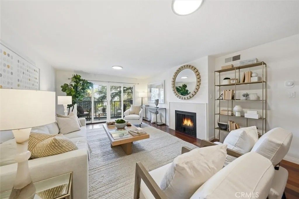 Photo of 222 7th Street #202, Santa Monica, CA 90402 (MLS # SB26060966)