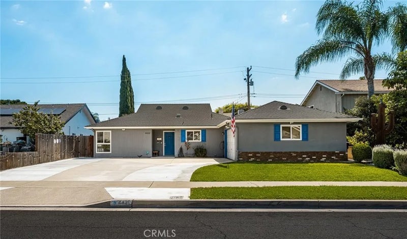 4430 E Silverleaf
