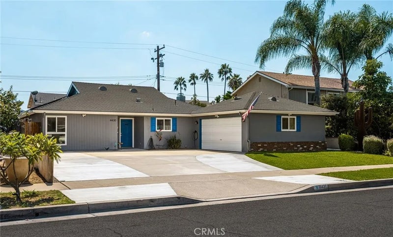 4430 E Silverleaf
