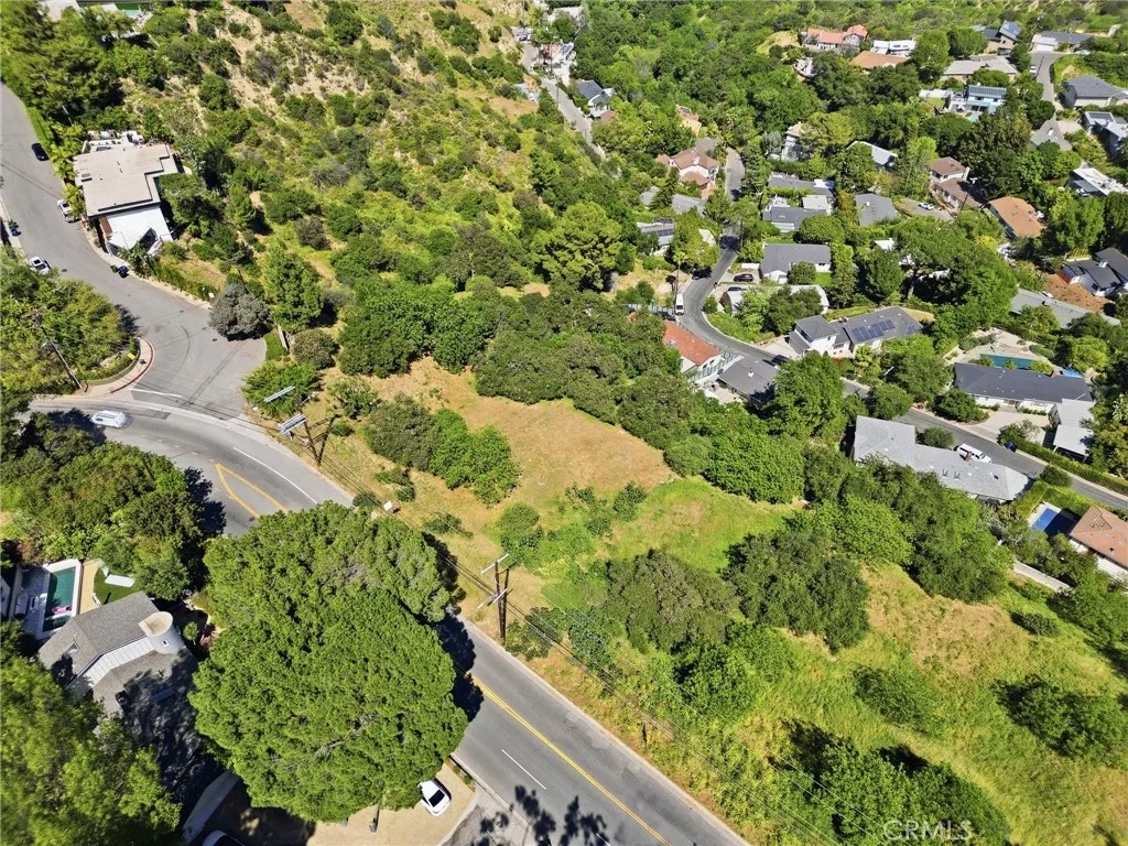 3420 Beverly Glen