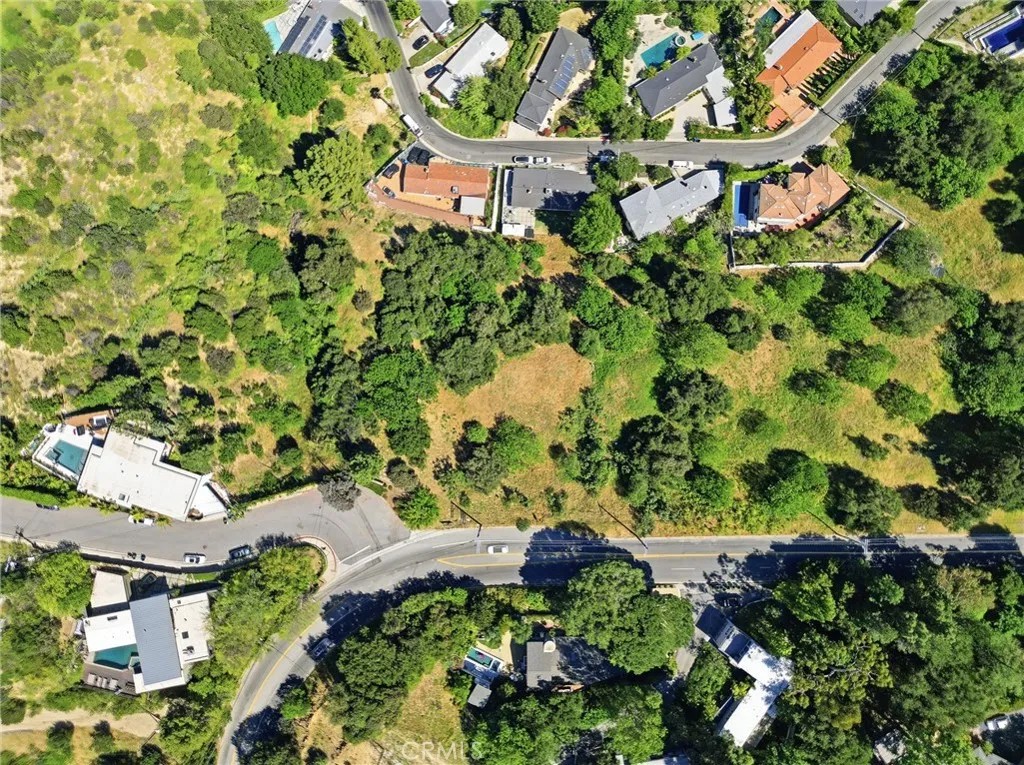 3420 Beverly Glen
