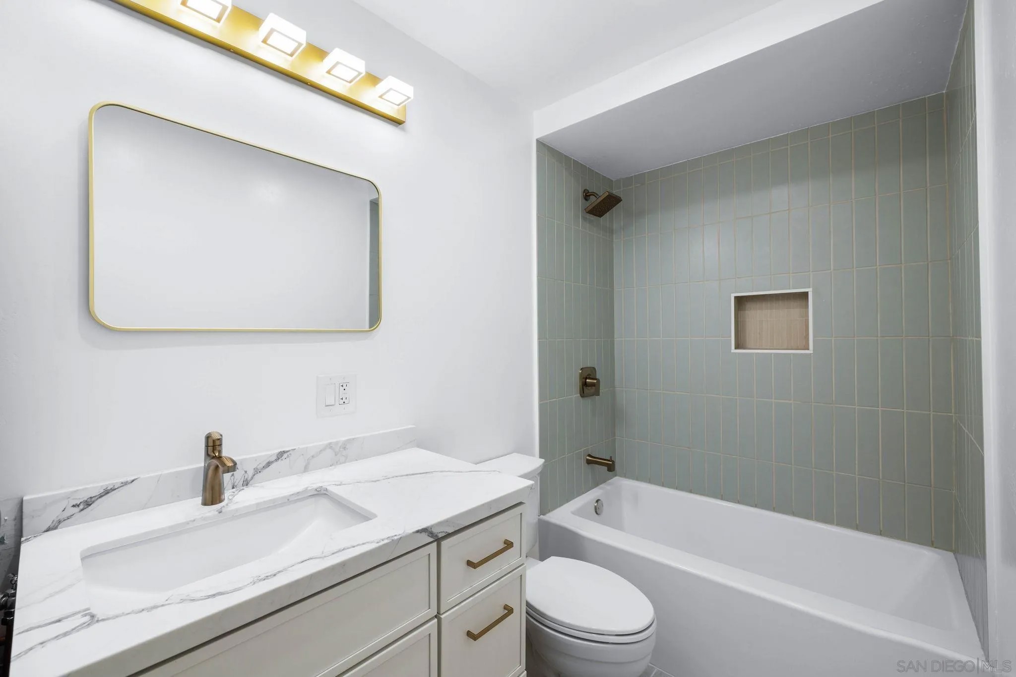 3050 Rue Dorleans 360
