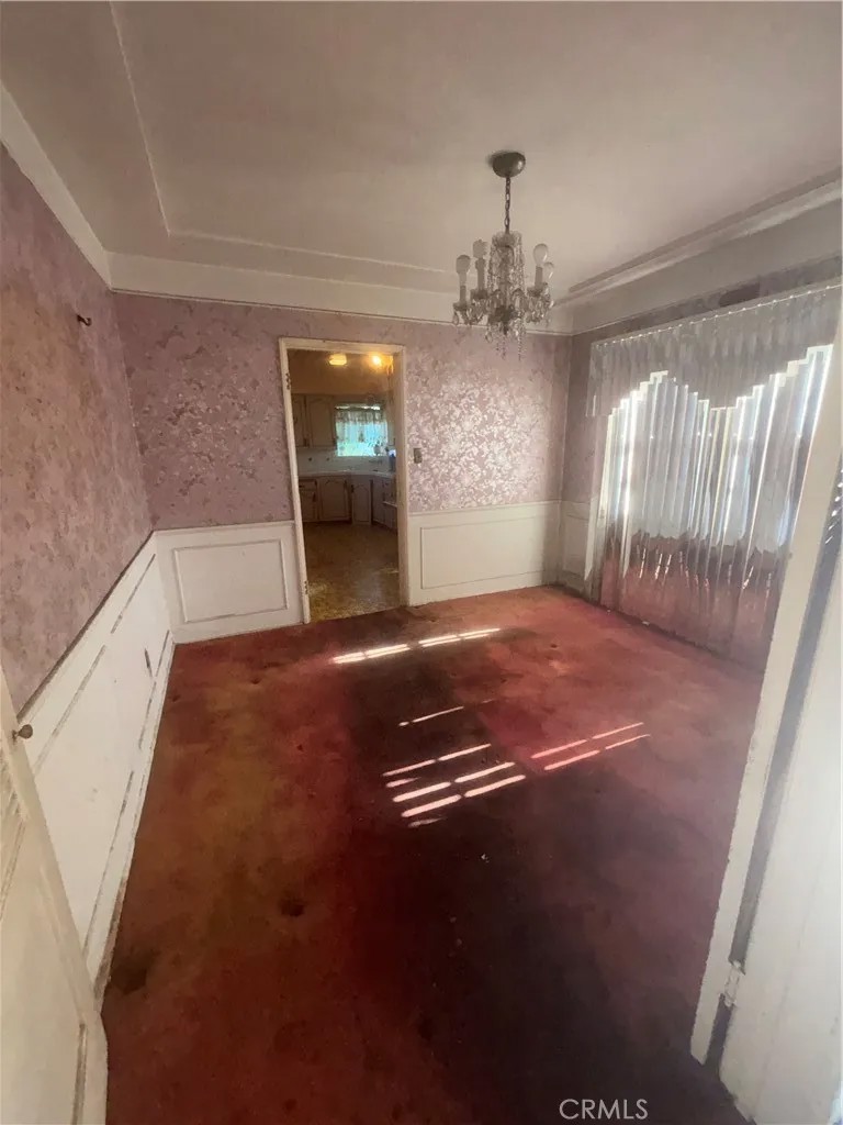 8826 S Van Ness