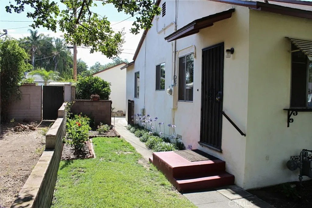 836 N 10th Avenue
