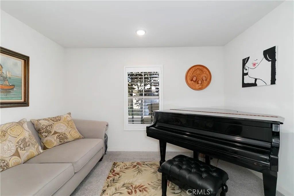 Photo of 582 S Harbor Blvd, Santa Ana, CA 92704 (MLS # TR25278426)
