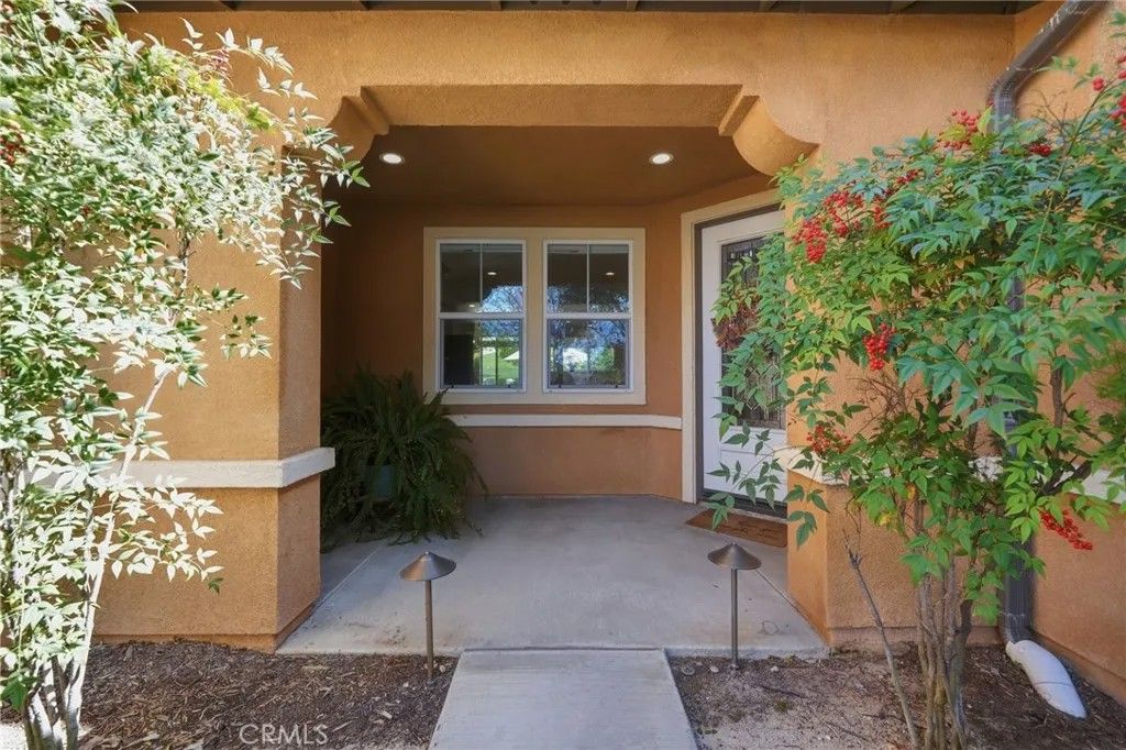 Photo of 32783 Bijan Ct, Temecula, CA 92592 (MLS # SW26062285)