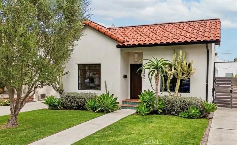 2932 Edgehill