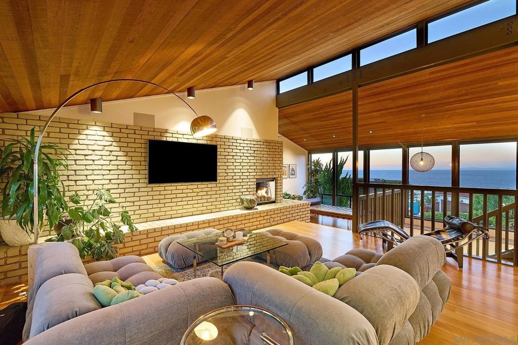 Photo of 2551 Via Viesta, La Jolla, CA 92037 (MLS # 250044309)