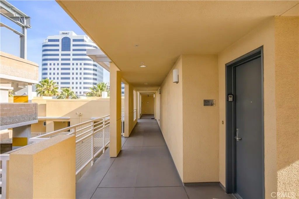 Photo of 21301 Erwin St, Woodland Hills, CA 91367 (MLS # IG26084237)