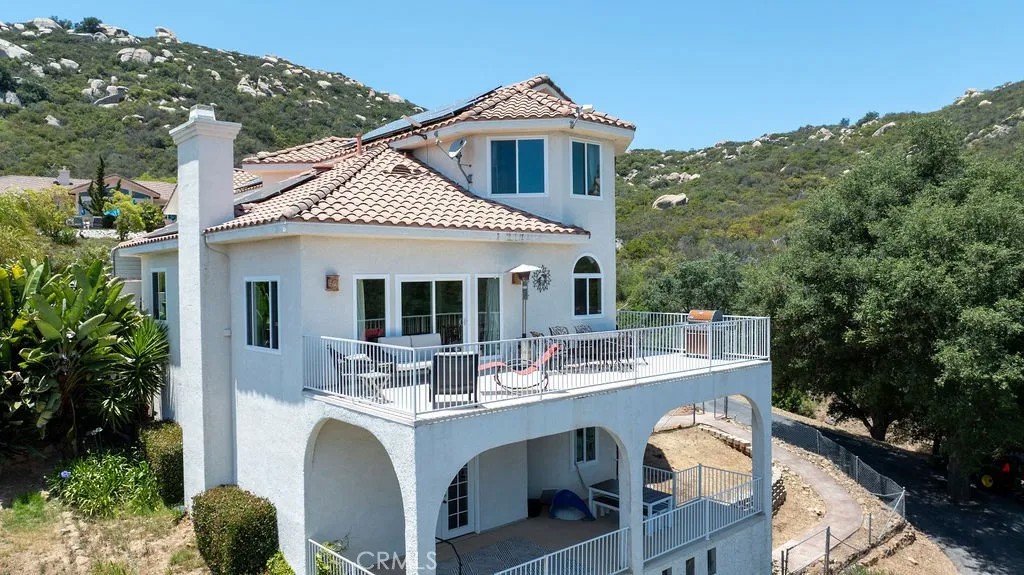 18380 Avenida Caleta