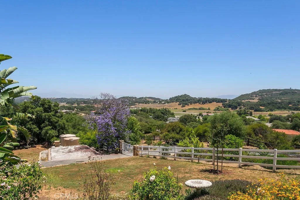 18380 Avenida Caleta