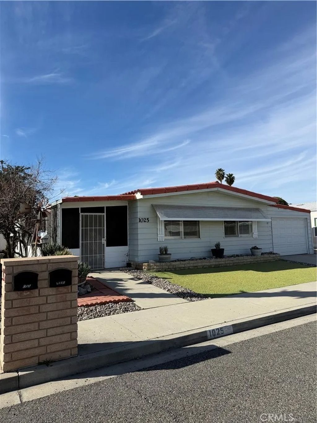 Photo of 1025 S Lyon Ave, Hemet, CA 92543 (MLS # SW26018120)