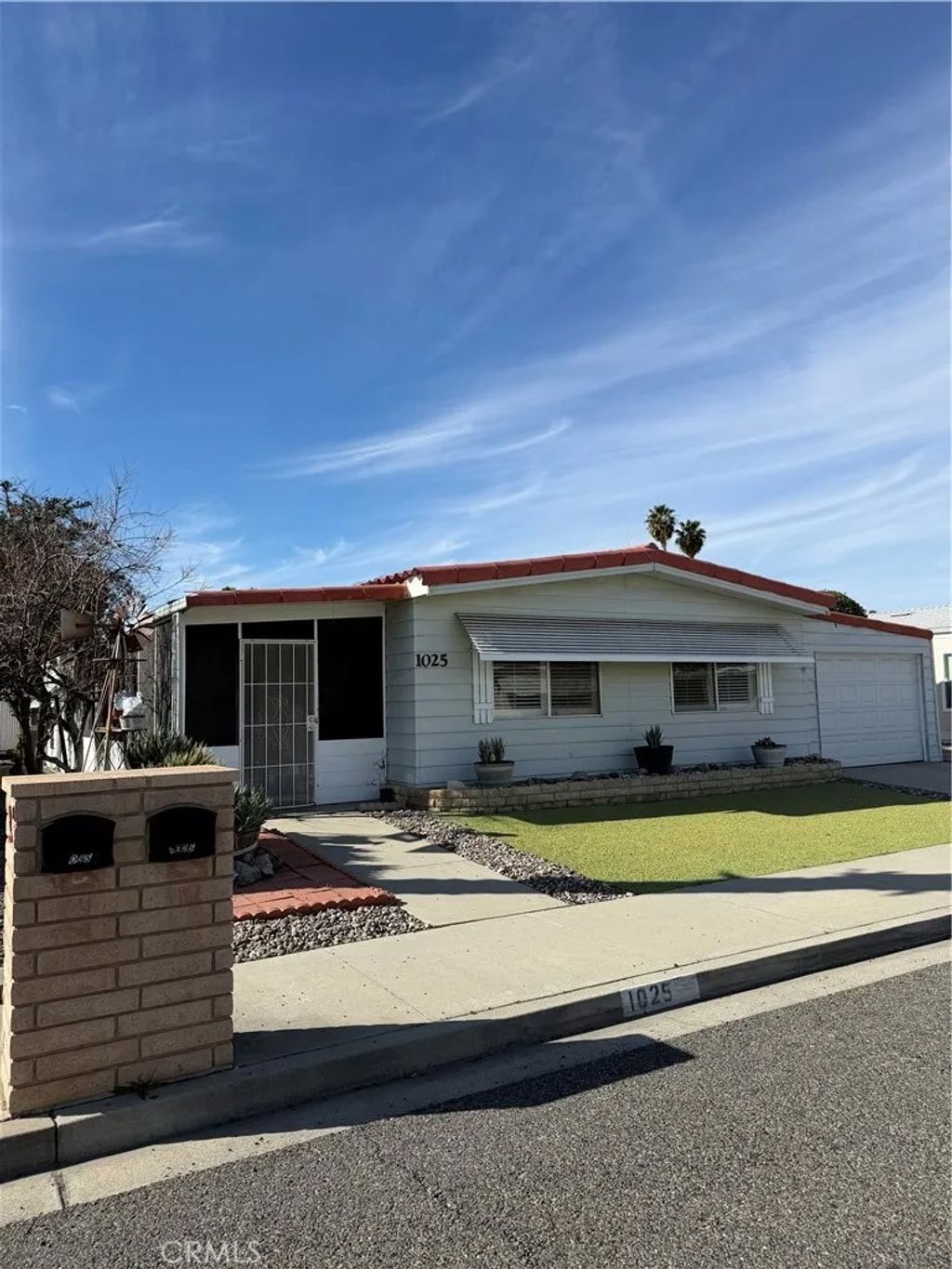 Photo of 1025 S Lyon Ave, Hemet, CA 92543 (MLS # SW26018120)