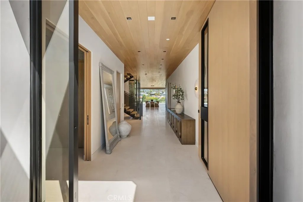 13 Ritz Cove Drive